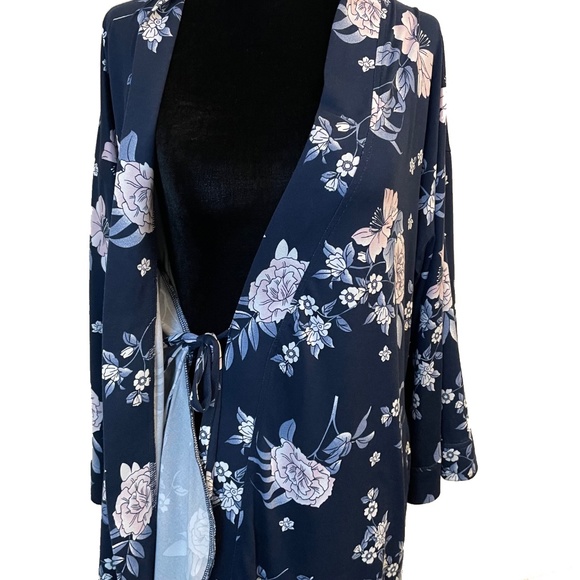 NWT 🦋 JNY Beautiful Floral robe | Small/Medium - Picture 14 of 16